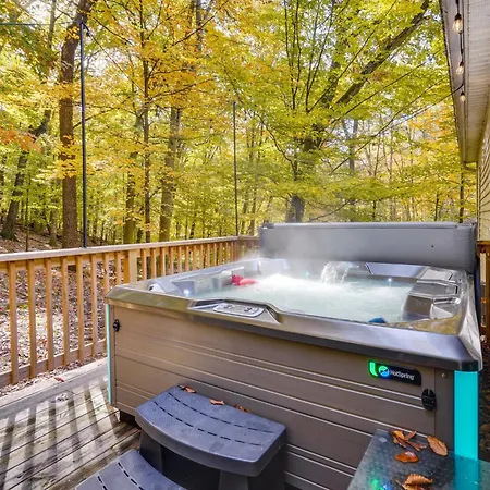 Charming Ohio Retreat With Deck, Porch And Gas Grill! Villa